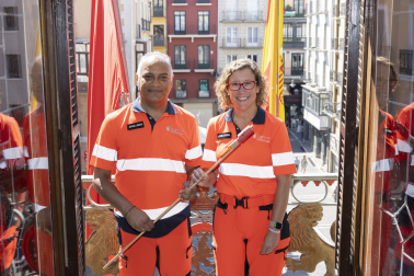 Foto de los lanzadores del chupinazo de San Fermín 2026, los sanitarios de la subdirección de Urgencias