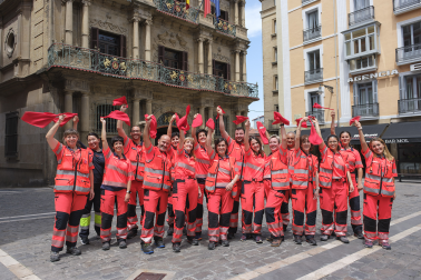 Foto de los lanzadores del chupinazo de San Fermín 2026, los sanitarios de la subdirección de Urgencias