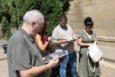 Visita guiada por los atractivos barrocos de Villafranca durante la presentación del número 83 de la revista 'Conocer Navarra'