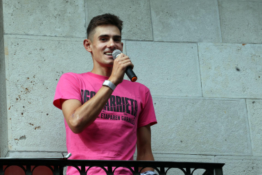 El ciclista Igor Arrieta prendió la mecha de las fiestas de Uharte Arakil este viernes, 19 de junio