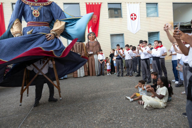 El Barrio de Lourdes celebró el inicio de las fiestas de San Juan con el cohete de este viernes 19 de junio