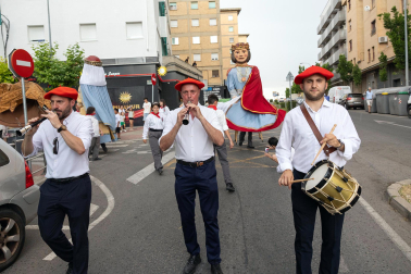 El Barrio de Lourdes celebró el inicio de las fiestas de San Juan con el cohete de este viernes 19 de junio
