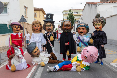 El Barrio de Lourdes celebró el inicio de las fiestas de San Juan con el cohete de este viernes 19 de junio