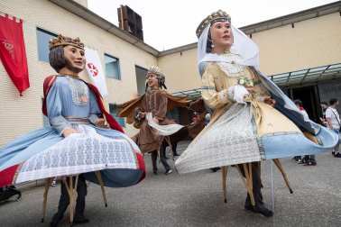 El Barrio de Lourdes celebró el inicio de las fiestas de San Juan con el cohete de este viernes 19 de junio