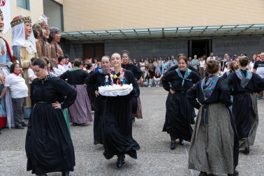 El Barrio de Lourdes celebró el inicio de las fiestas de San Juan con el cohete de este viernes 19 de junio