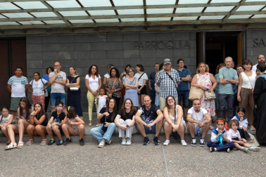 El Barrio de Lourdes celebró el inicio de las fiestas de San Juan con el cohete de este viernes 19 de junio