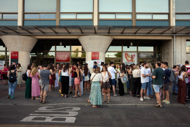 Foto de la OPE de maestros en la Universidad Pública de Navarra.