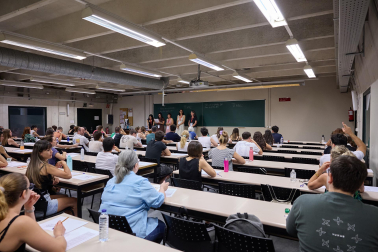 Foto de la OPE de maestros en la Universidad Pública de Navarra.