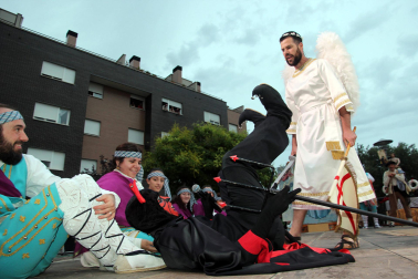 Fotos del paloteado de San Juan del Barrio de Lourdes de Tudela 2026
