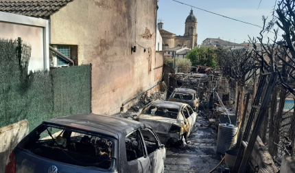 Fotos del incendio que se ha producido en Mañeru y ha cortado la A-12