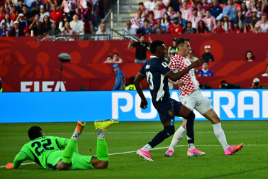 Fotos del debut goleador de Budimir en el Mundial.