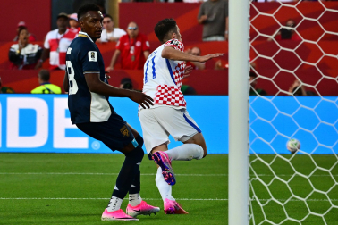 Fotos del debut goleador de Budimir en el Mundial.