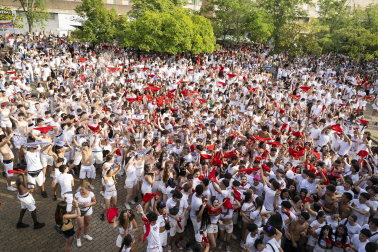Fotos del chupinazo de fiestas de Barañáin 2026
