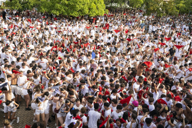 Fotos del chupinazo de fiestas de Barañáin 2026
