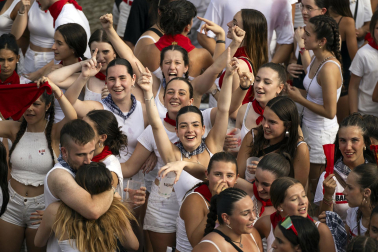 Fotos del chupinazo de fiestas de Barañáin 2026