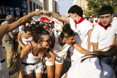 Fotos del chupinazo de fiestas de Barañáin 2026