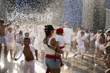 Fotos del chupinazo de fiestas de Barañáin 2026