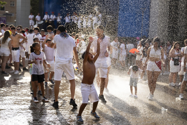 Fotos del chupinazo de fiestas de Barañáin 2026