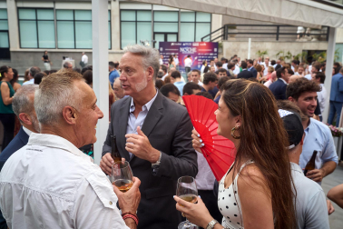 El hotel Tres Reyes acogió este miércoles, 24 de junio, 'La noche de las empresas' organizada por Diario de Navarra