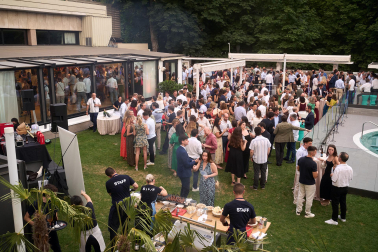 El hotel Tres Reyes acogió este miércoles, 24 de junio, 'La noche de las empresas' organizada por Diario de Navarra