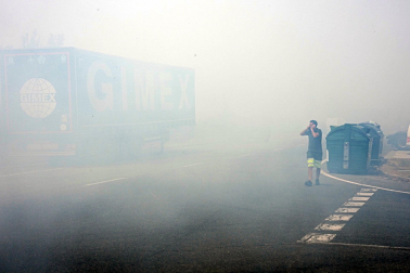 Foto del incendio junto a la Ciudad del Transporte.