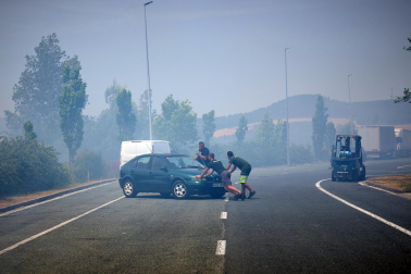 Foto del incendio junto a la Ciudad del Transporte.