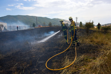 Foto del incendio junto a la Ciudad del Transporte.