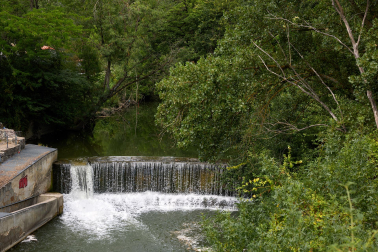 Fotos de la presa de Dorraburu en Villava en la que ha fallecido un joven ahogado