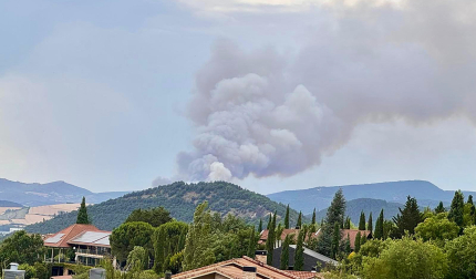Foto del incendio al norte del monte San Cristóbal