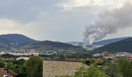 Foto del incendio al norte del monte San Cristóbal