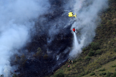 Foto del incendio al norte del monte San Cristóbal