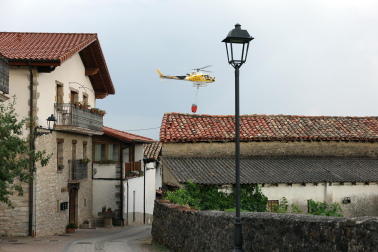 Foto del incendio al norte del monte San Cristóbal
