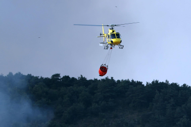 Foto del incendio al norte del monte San Cristóbal