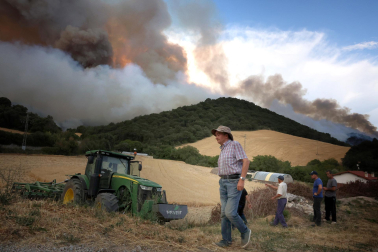 Fotos del incendio en Ezcabarte al norte del monte San Cristóbal. Vista desde Cildoz