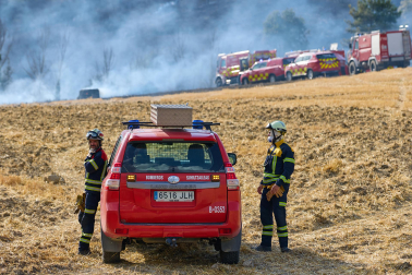 Fotos del incendio en Ezcabarte al norte del monte San Cristóbal