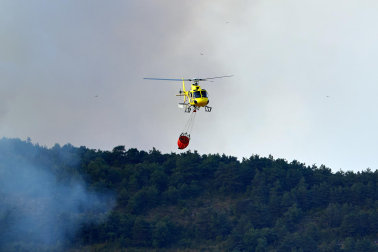 Fotos del incendio en Ezcabarte al norte del monte San Cristóbal