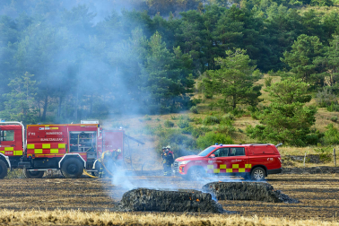 Fotos del incendio en Ezcabarte al norte del monte San Cristóbal