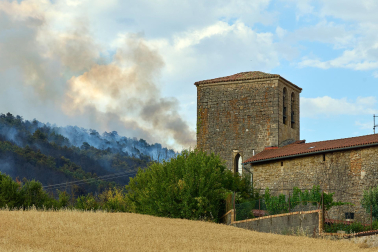 Fotos del incendio en Ezcabarte al norte del monte San Cristóbal