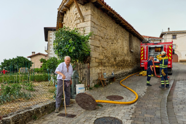 Fotos del incendio en Ezcabarte al norte del monte San Cristóbal