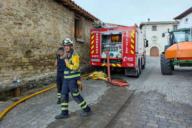 Fotos del incendio en Ezcabarte al norte del monte San Cristóbal