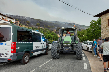 Fotos del incendio en Ezcabarte al norte del monte San Cristóbal