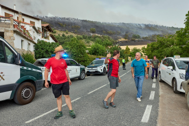 Fotos del incendio en Ezcabarte al norte del monte San Cristóbal