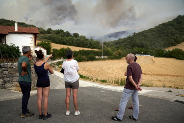 Fotos del incendio en Ezcabarte al norte del monte San Cristóbal. Vista desde Cildoz