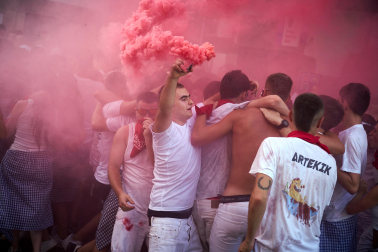Música, fiesta, humo, celebraciones y alegría en el inicio de las fiestas de Santesteban
