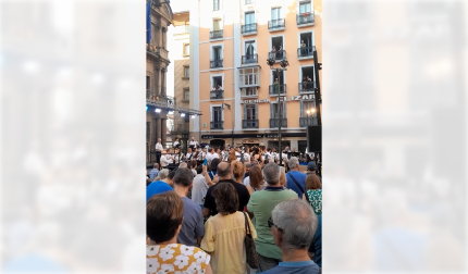 La tradicional banda protagonizó uno de los actos presanfermineros más esperados con el concierto en la Plaza Consistorial.