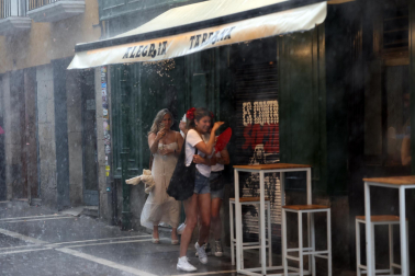 Fotos de la tormenta de este sábado por la tarde en Pamplona