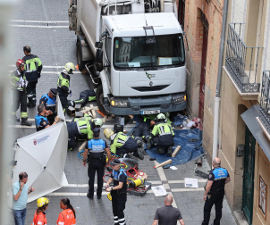 Fotos del atropello de un camión a varias personas en Navarrería