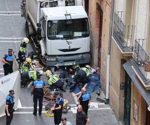 Fotos del atropello de un camión a varias personas en Navarrería