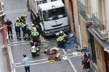 Fotos del atropello de un camión a varias personas en Navarrería