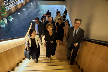 Foto del acto de presentación de la empresa Hithium al ecosistema industrial navarro.